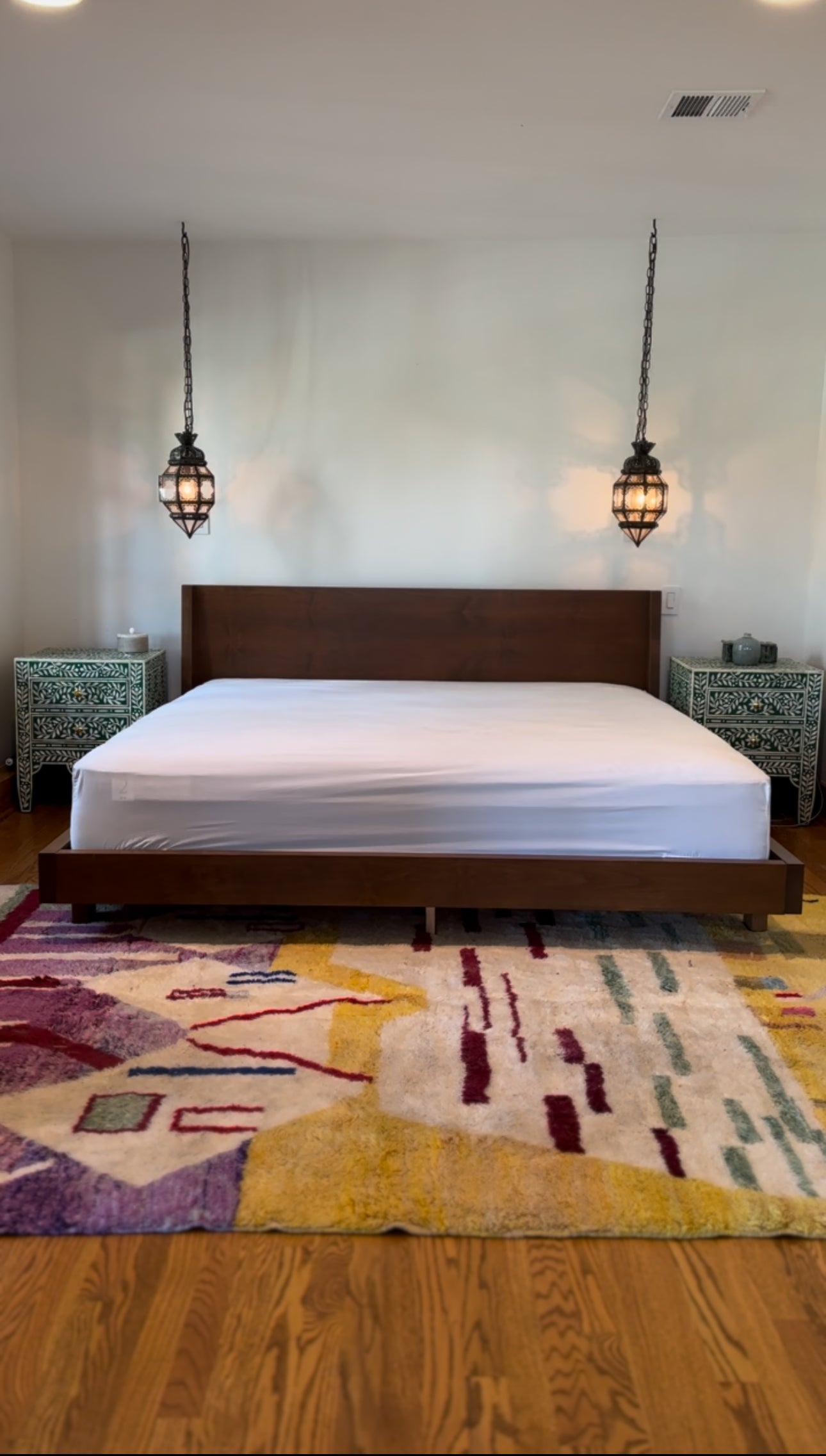 Bed frame (king size)